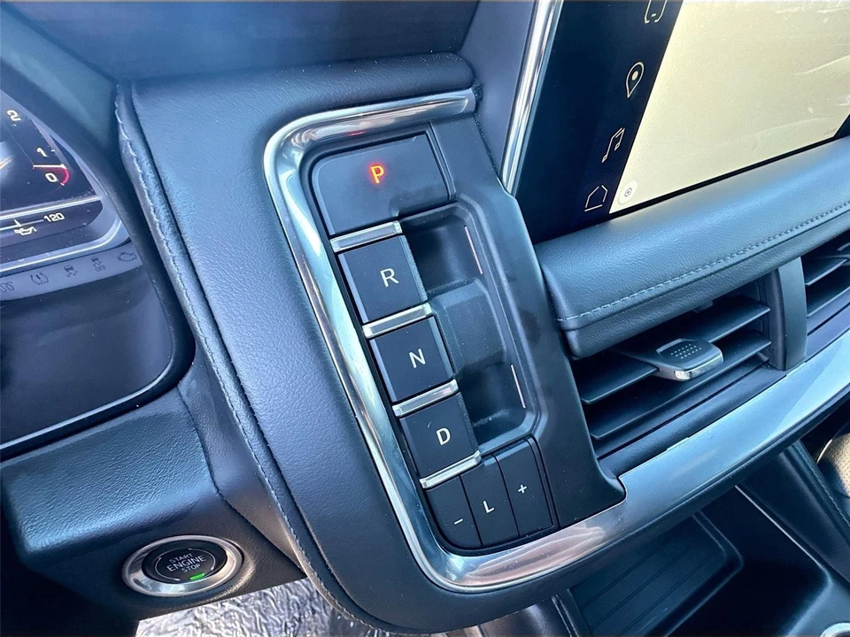 2023 GMC Yukon 5th Gen - Image 17 of 21
