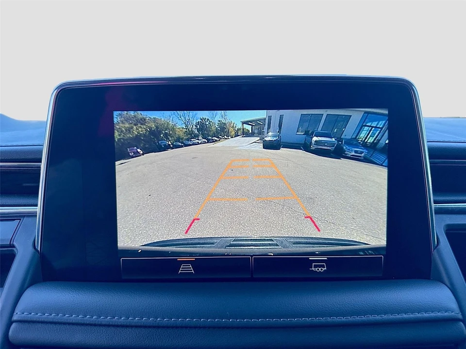 2023 GMC Yukon 5th Gen - Image 14 of 21