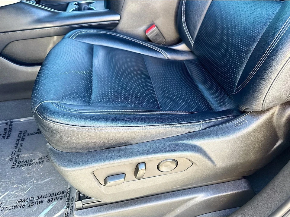 2023 GMC Yukon 5th Gen - Image 20 of 21