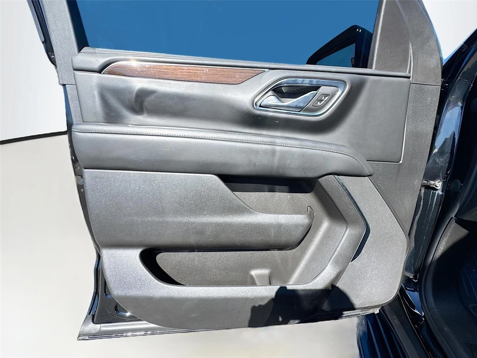 2023 GMC Yukon 5th Gen - Image 19 of 21