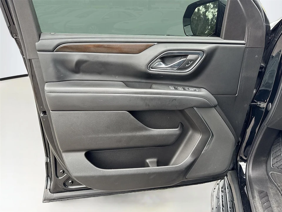 2023 GMC Yukon 5th Gen - Image 9 of 15