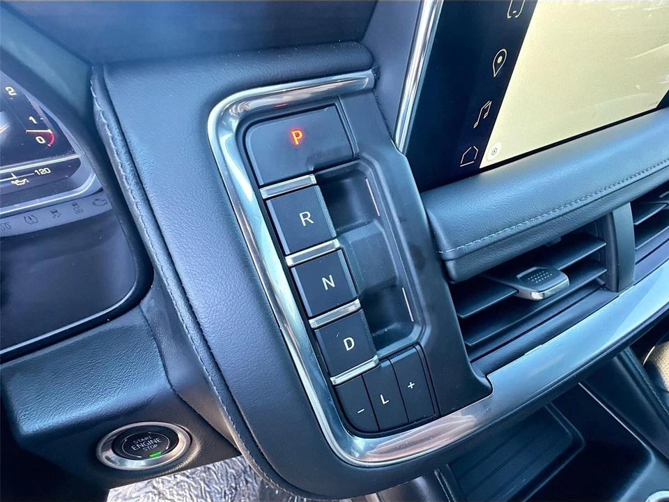 2023 GMC Yukon 5th Gen - Image 17 of 21