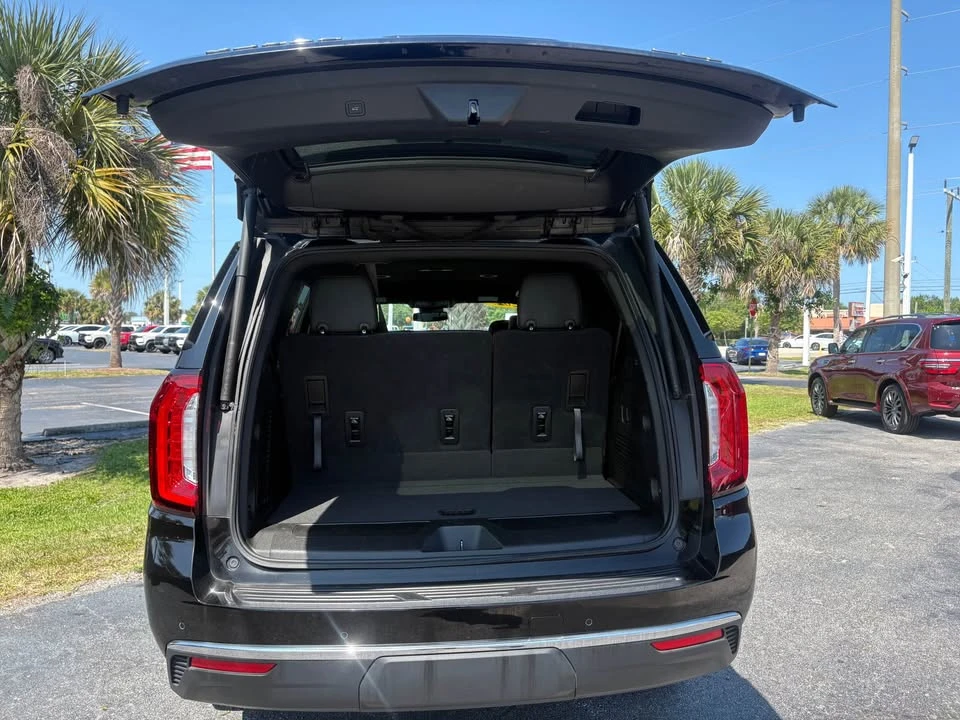 2023 GMC Yukon 5th Gen - Image 8 of 15