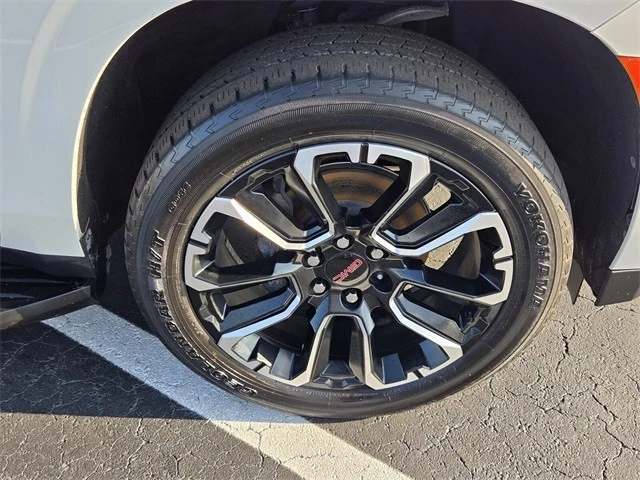 2023 GMC Yukon 5th Gen - Image 18 of 21