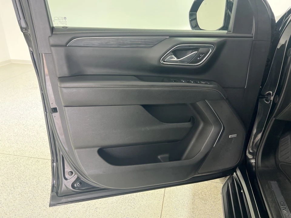 2023 GMC Yukon 5th Gen - Image 18 of 21
