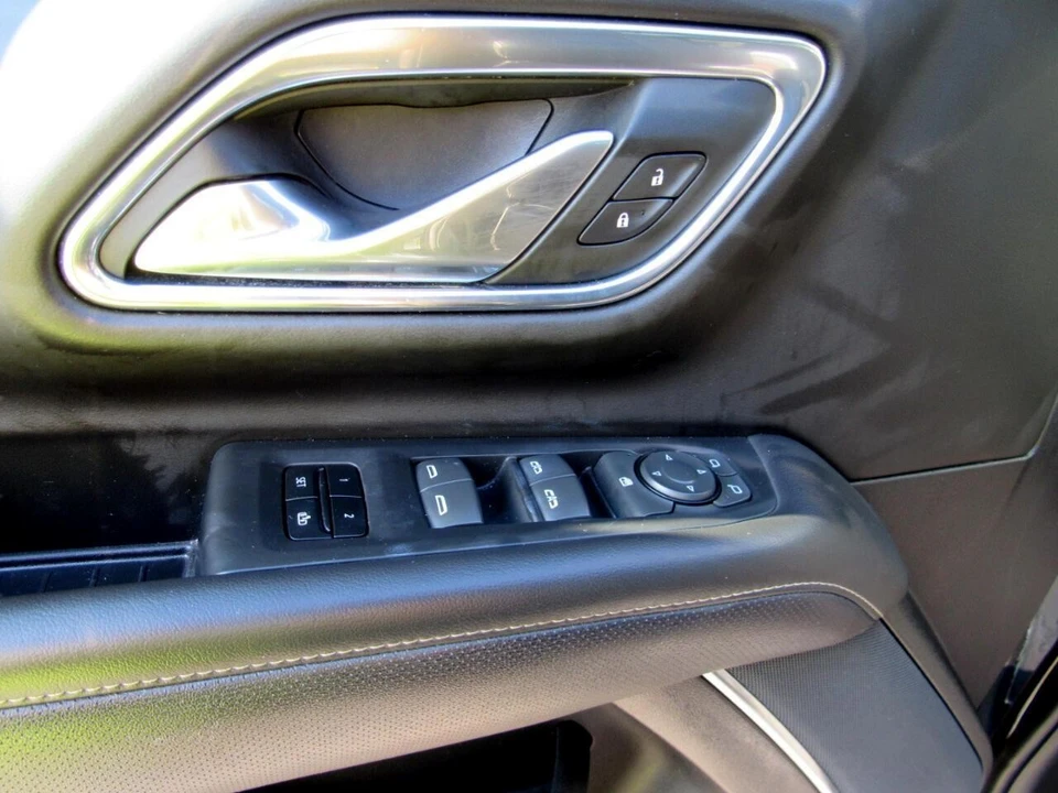 2023 GMC Yukon 5th Gen - Image 16 of 21