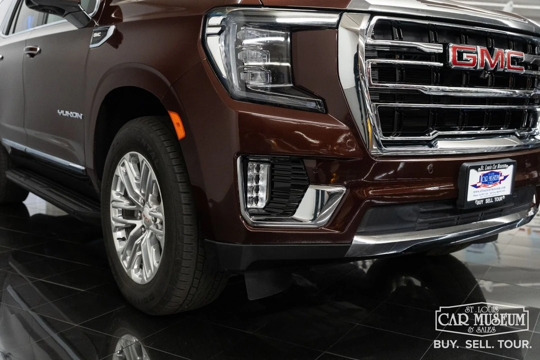 2023 GMC Yukon 5th Gen - Image 15 of 21