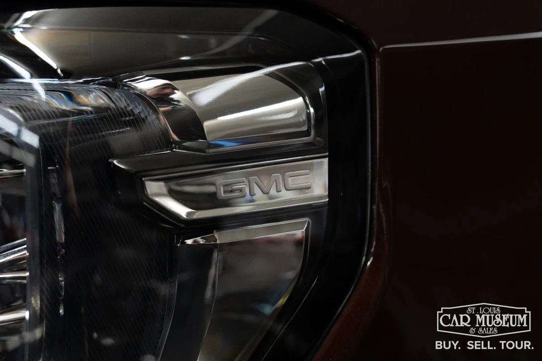 2023 GMC Yukon 5th Gen - Image 12 of 21