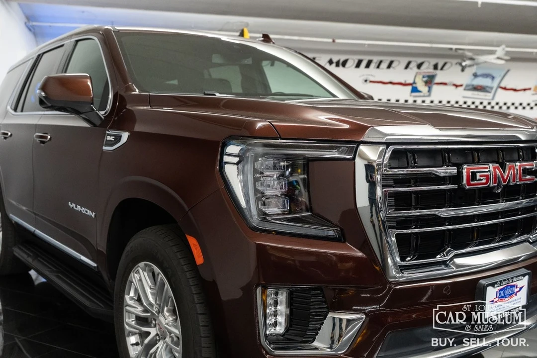2023 GMC Yukon 5th Gen - Image 14 of 21