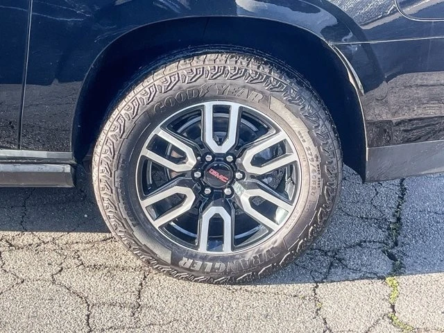 2023 GMC Yukon 5th Gen - Image 10 of 12