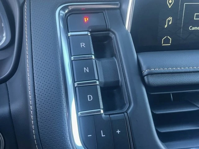 2023 GMC Yukon 5th Gen - Image 18 of 21