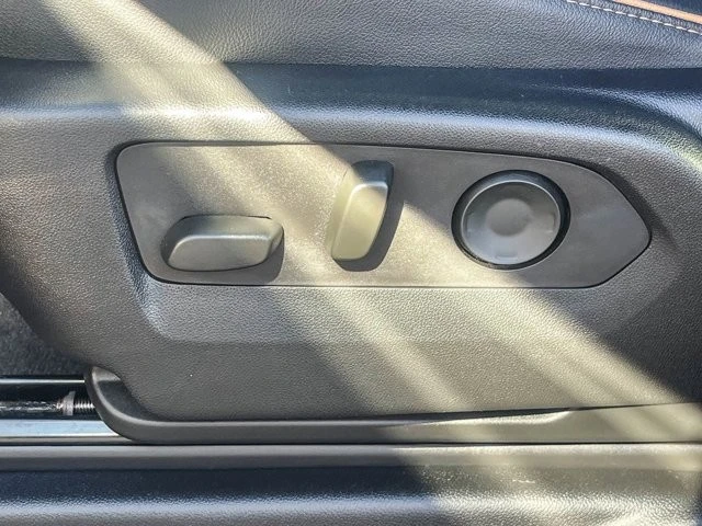 2023 GMC Yukon 5th Gen - Image 20 of 21