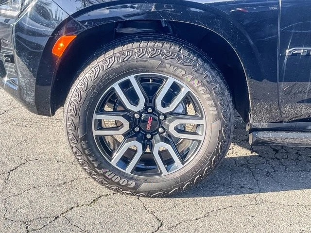 2023 GMC Yukon 5th Gen - Image 9 of 12