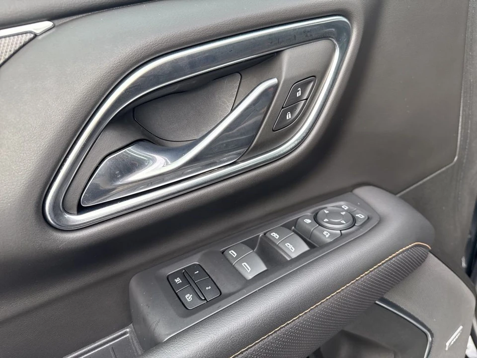 2023 GMC Yukon 5th Gen - Image 10 of 12
