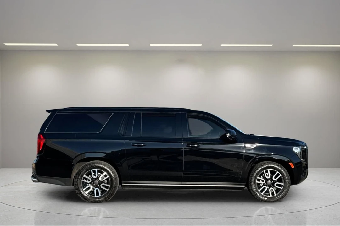 2023 GMC Yukon 5th Gen - Image 3 of 12