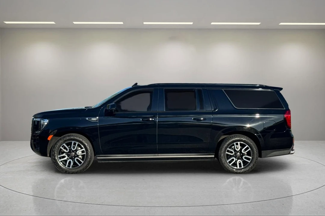 2023 GMC Yukon 5th Gen - Image 7 of 12