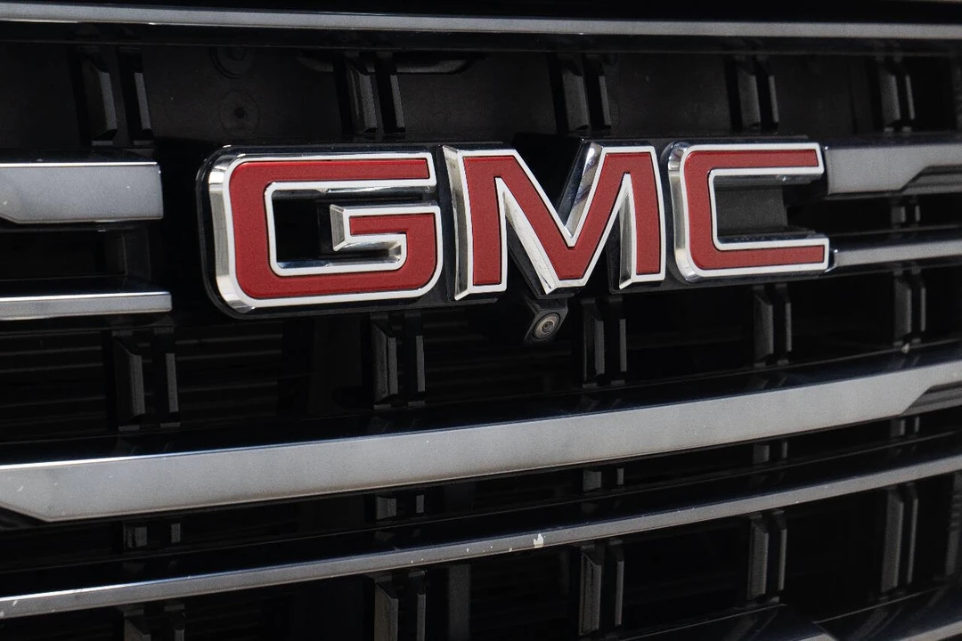 2023 GMC Yukon 5th Gen - Image 11 of 12