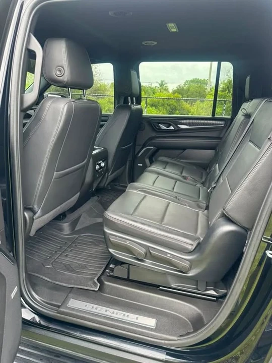 2023 GMC Yukon 5th Gen - Image 13 of 19