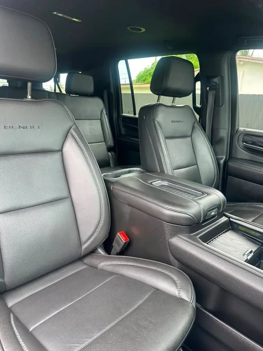 2023 GMC Yukon 5th Gen - Image 18 of 19