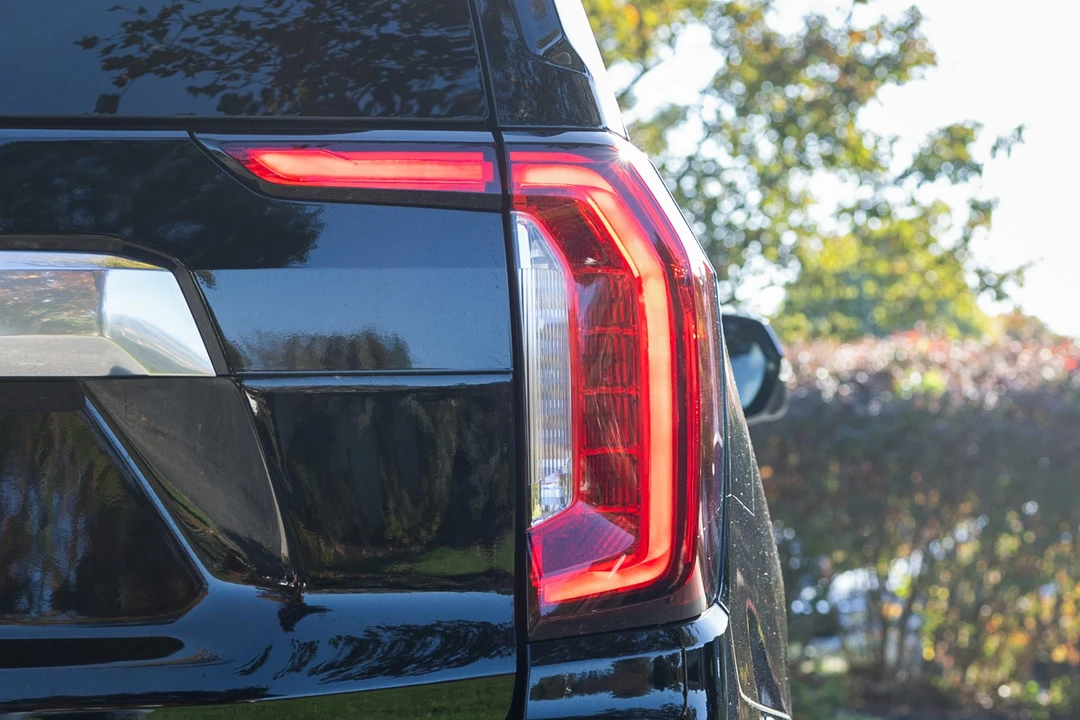 2023 GMC Yukon 5th Gen - Image 22 of 31