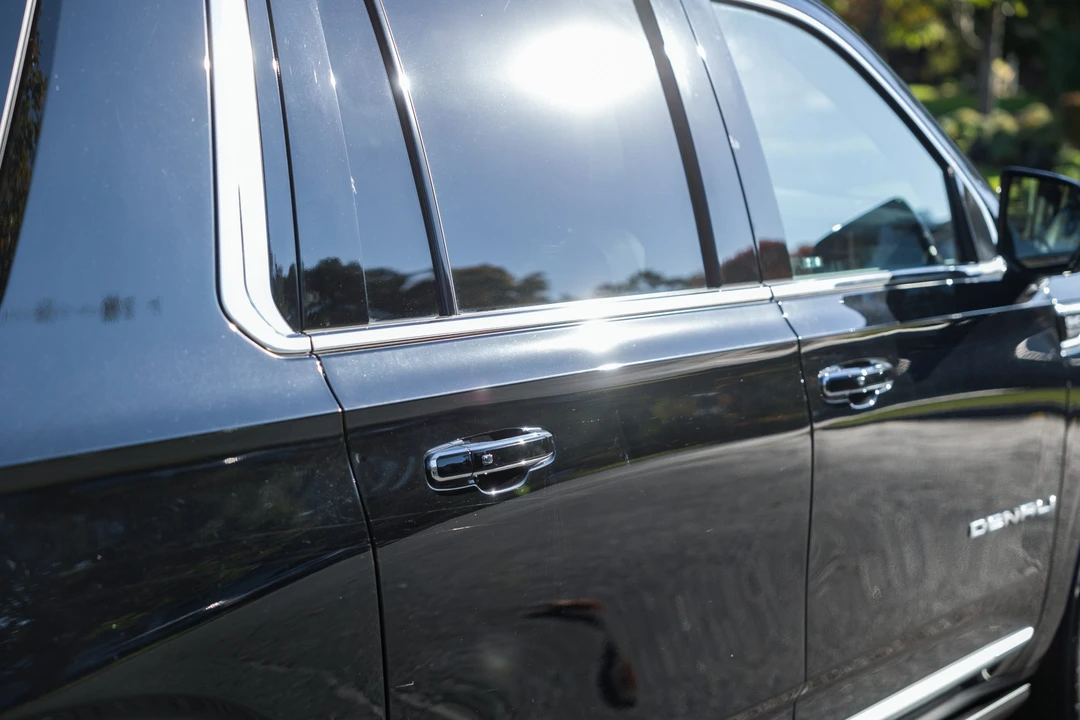 2023 GMC Yukon 5th Gen - Image 26 of 31