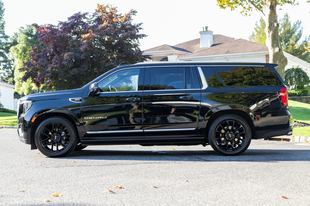 2023 GMC Yukon 5th Gen - Image 3 of 31
