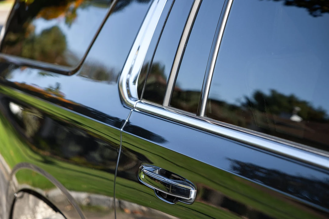 2023 GMC Yukon 5th Gen - Image 25 of 31