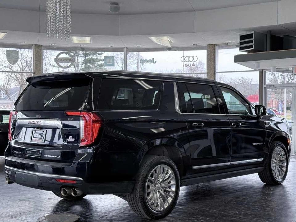 2023 GMC Yukon 5th Gen - Image 11 of 21
