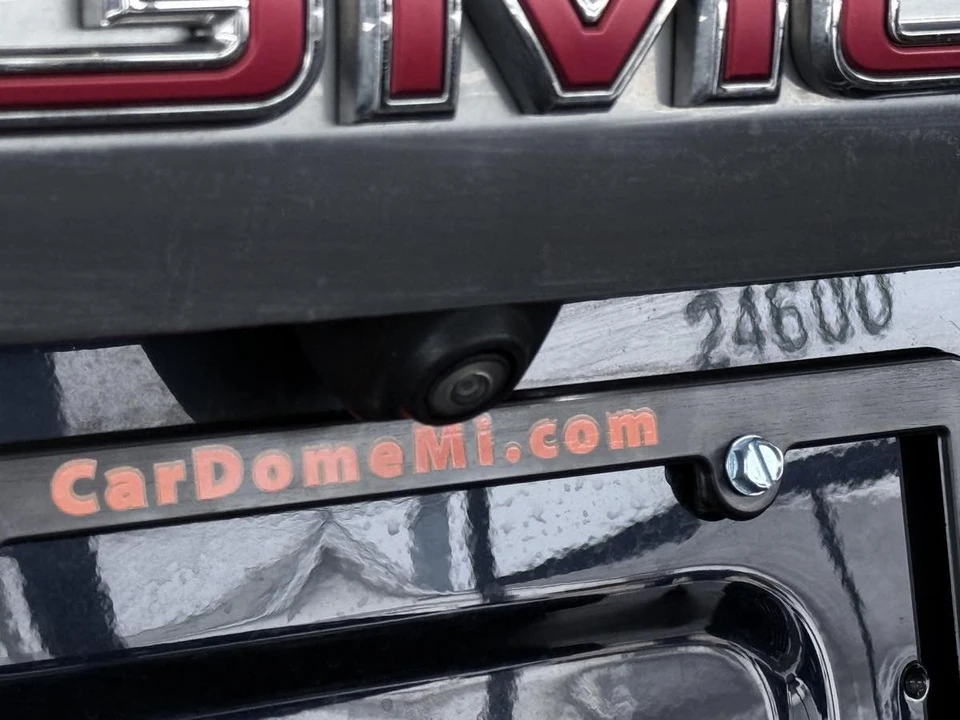2023 GMC Yukon 5th Gen - Image 19 of 21