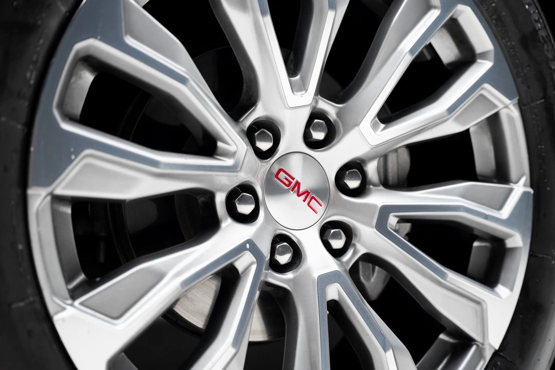 2023 GMC Yukon 5th Gen - Image 21 of 21