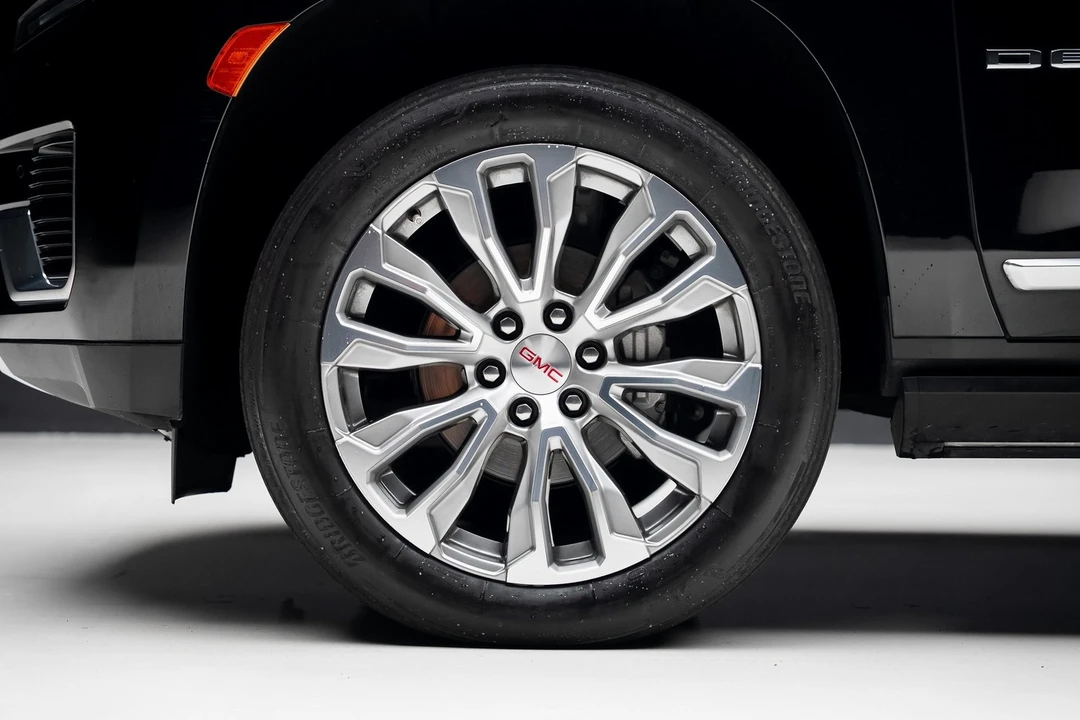 2023 GMC Yukon 5th Gen - Image 18 of 21