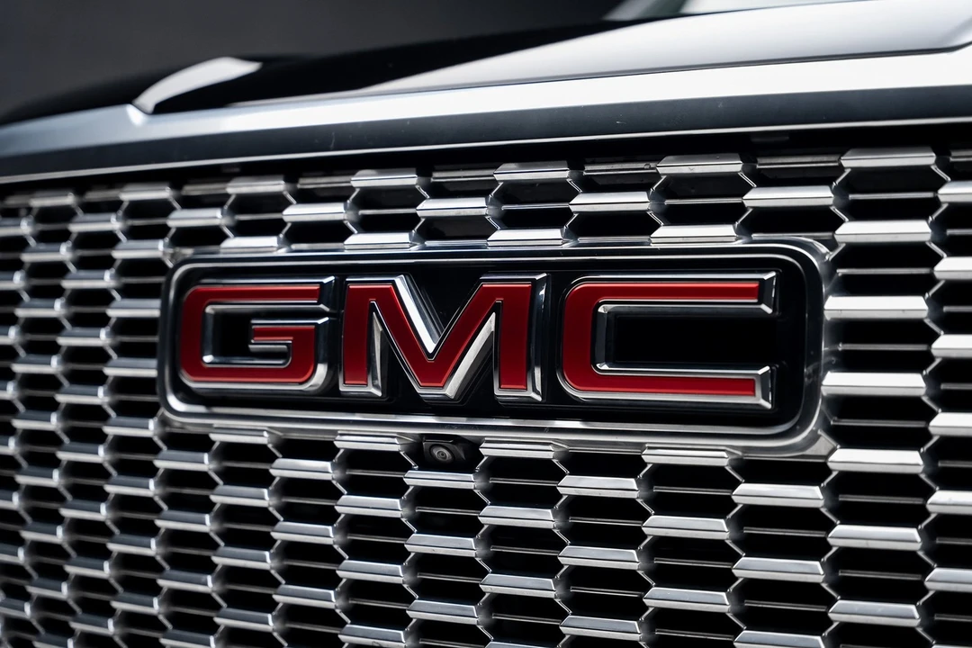 2023 GMC Yukon 5th Gen - Image 12 of 21