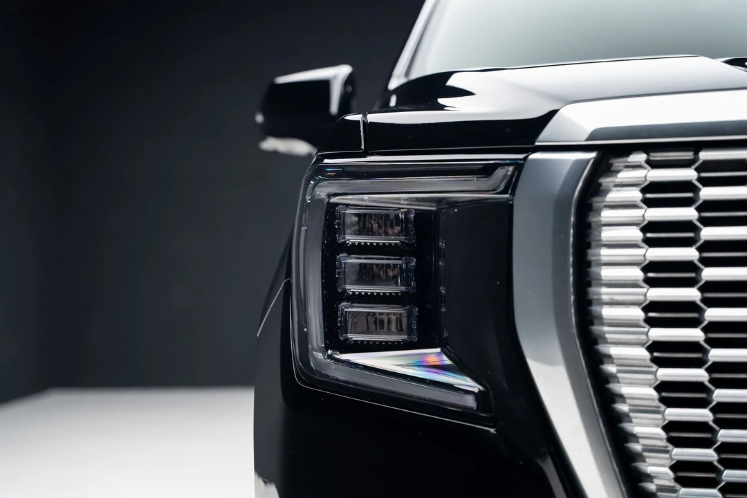 2023 GMC Yukon 5th Gen - Image 8 of 21