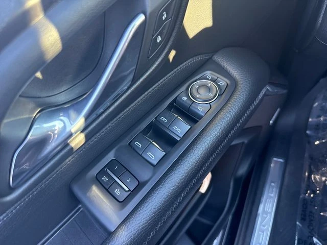 2023 GMC Yukon 5th Gen - Image 11 of 12