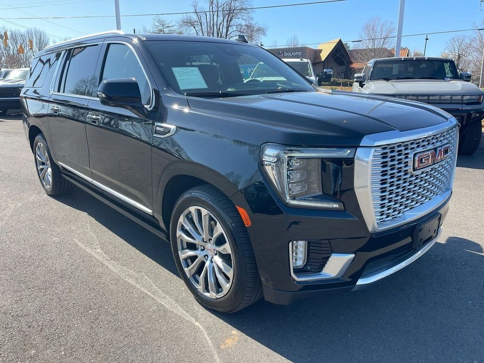 2023 GMC Yukon 5th Gen - Image 7 of 21