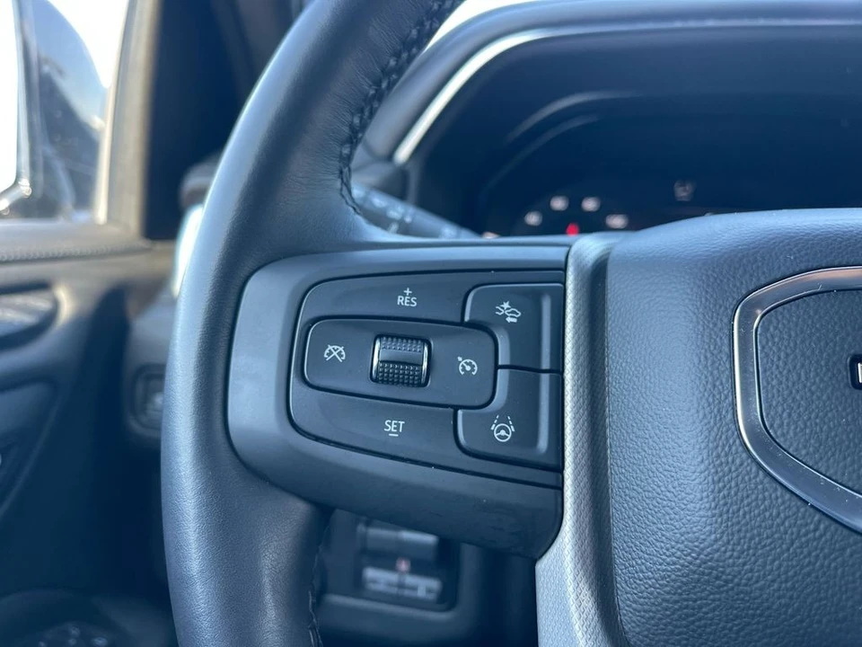 2023 GMC Yukon 5th Gen - Image 18 of 21