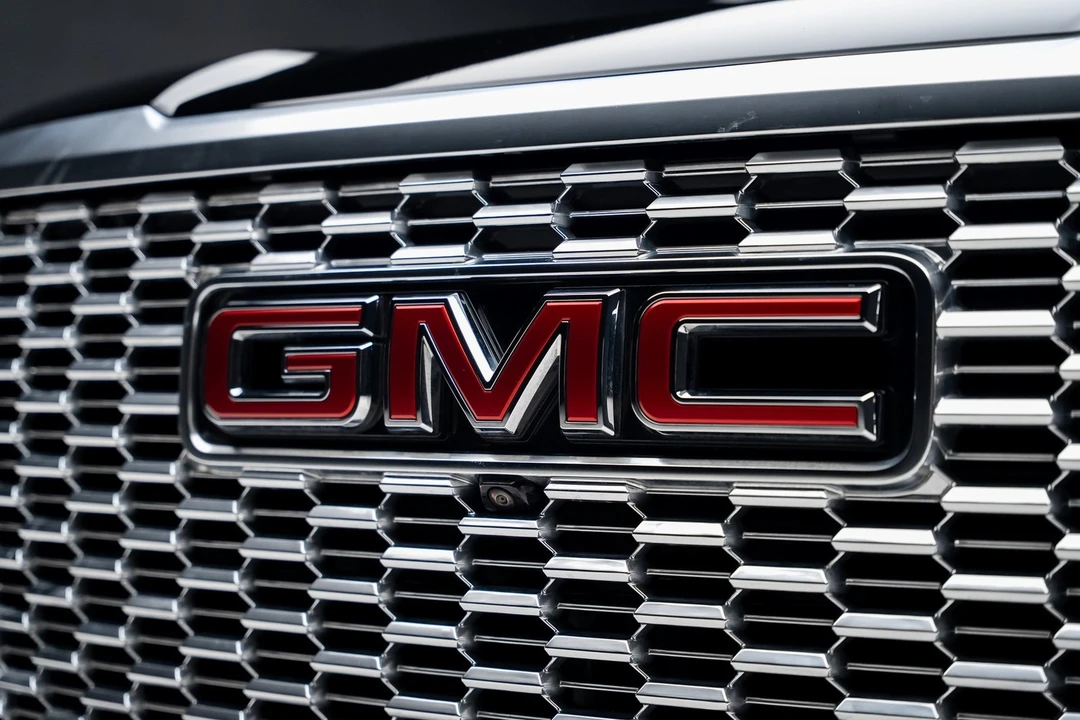 2023 GMC Yukon 5th Gen - Image 12 of 21