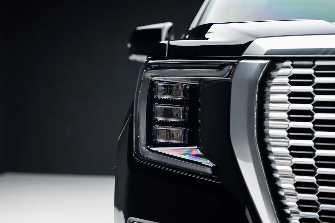 2023 GMC Yukon 5th Gen - Image 8 of 21