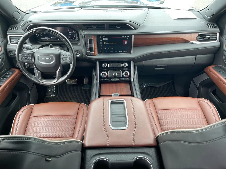 2023 GMC Yukon 5th Gen - Image 15 of 21