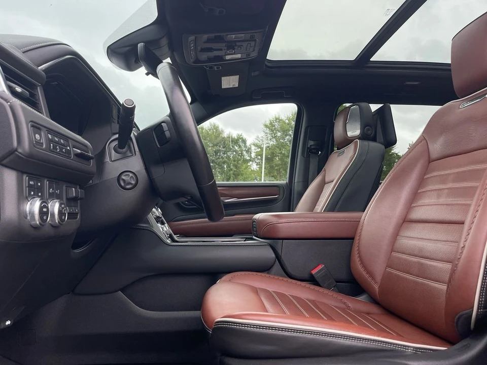 2023 GMC Yukon 5th Gen - Image 8 of 12