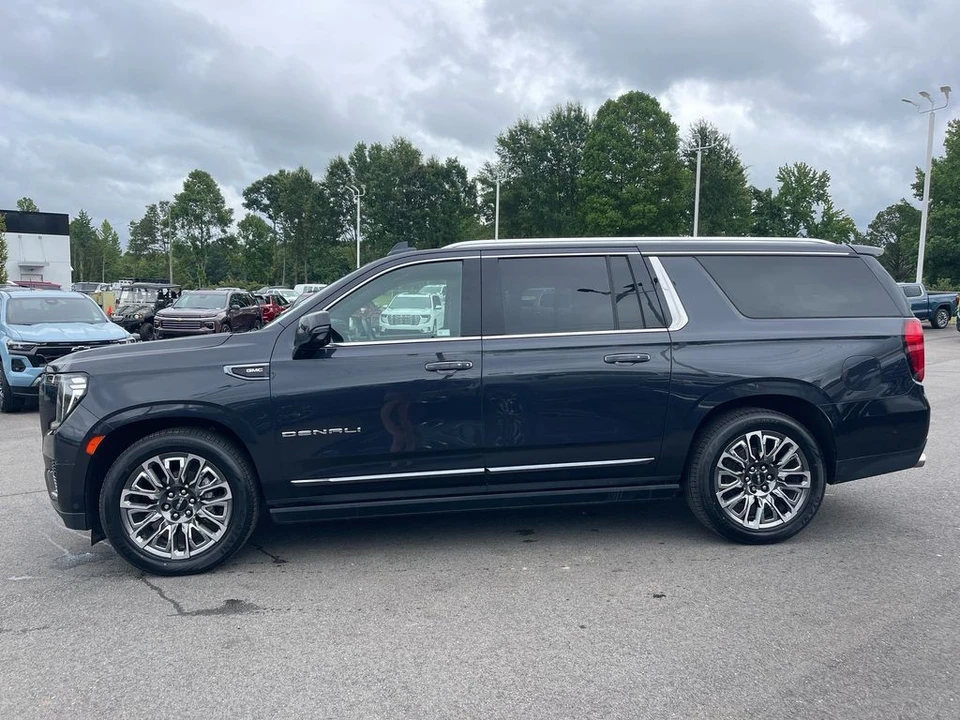 2023 GMC Yukon 5th Gen - Image 2 of 21