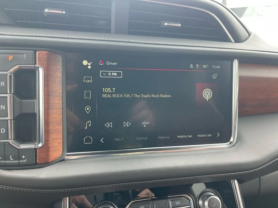 2023 GMC Yukon 5th Gen - Image 20 of 21
