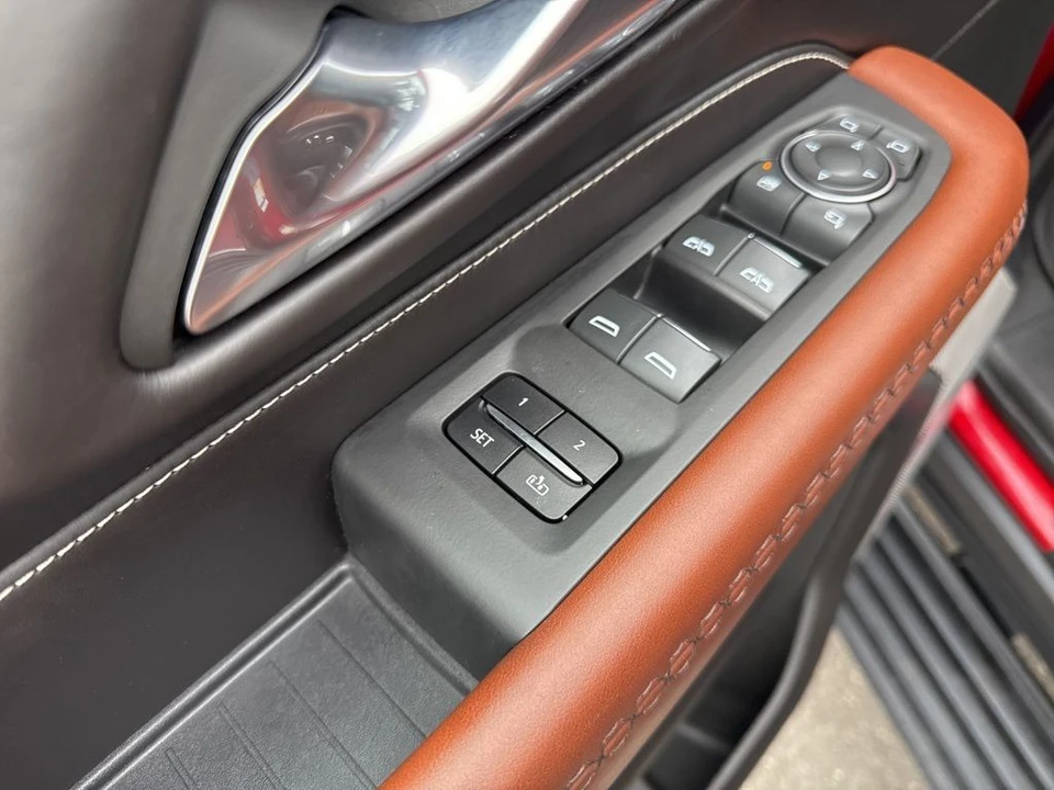 2023 GMC Yukon 5th Gen - Image 11 of 21