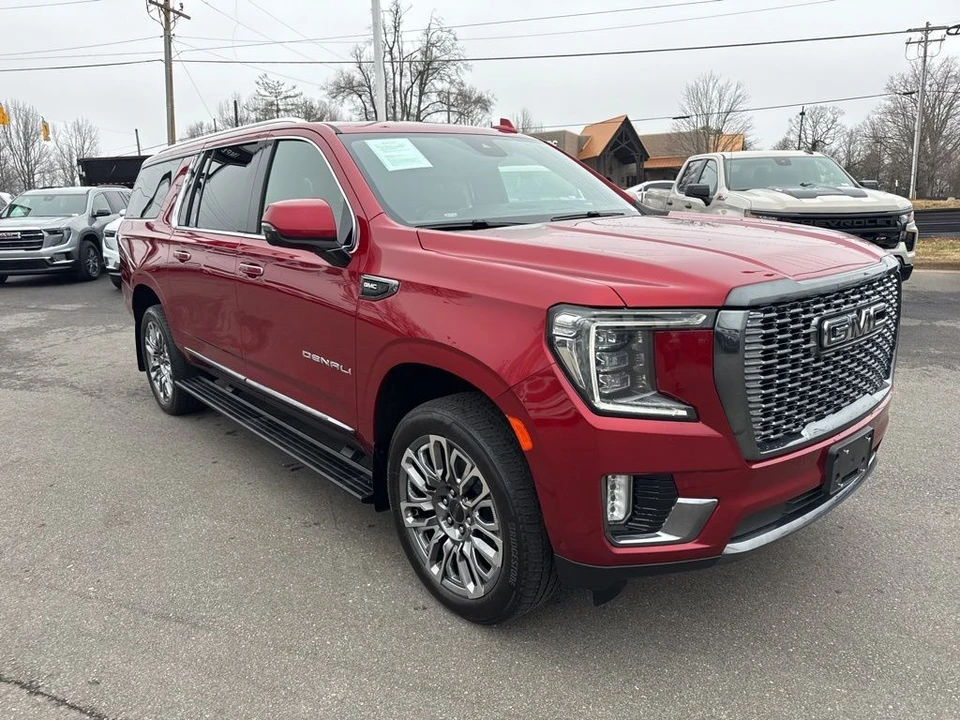 2023 GMC Yukon 5th Gen - Image 7 of 21