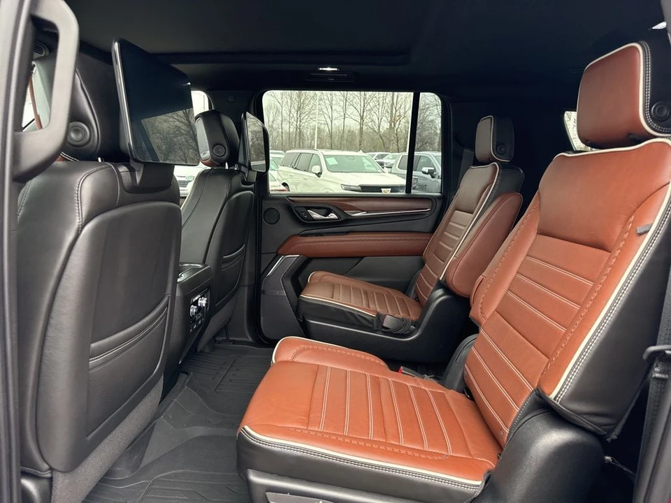 2023 GMC Yukon 5th Gen - Image 13 of 21