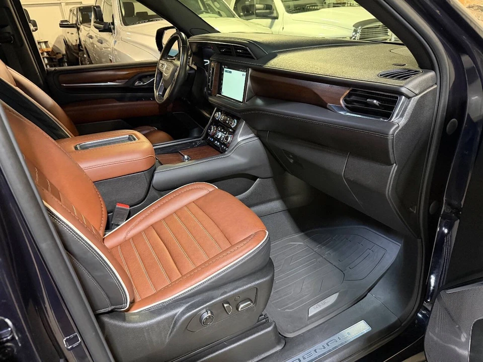 2023 GMC Yukon 5th Gen - Image 10 of 12