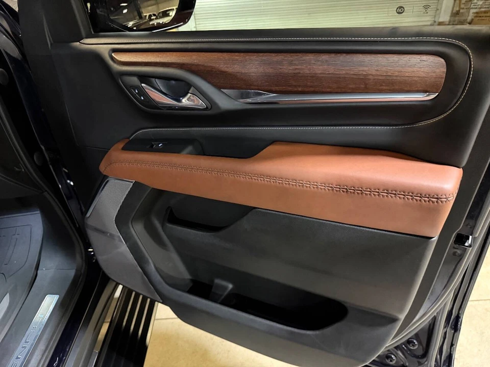 2023 GMC Yukon 5th Gen - Image 7 of 12