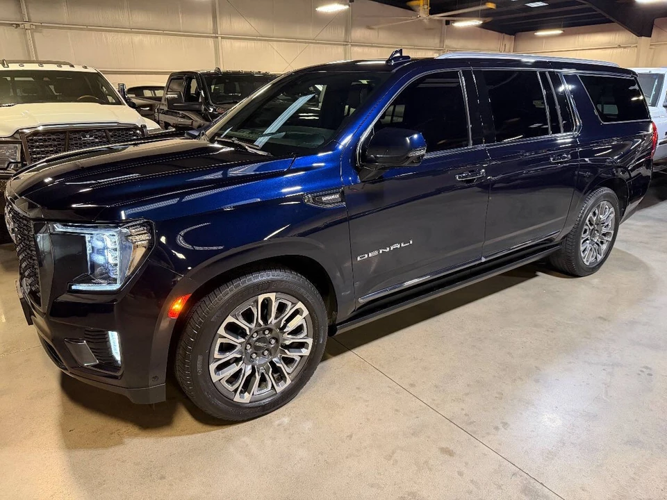 2023 GMC Yukon 5th Gen - Image 2 of 12