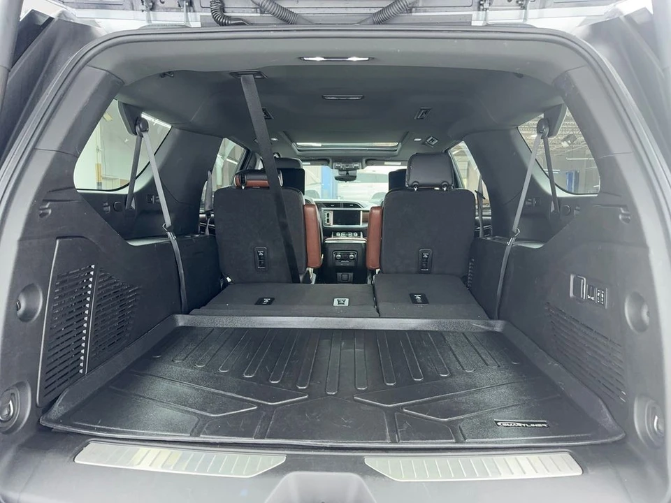 2023 GMC Yukon 5th Gen - Image 14 of 21