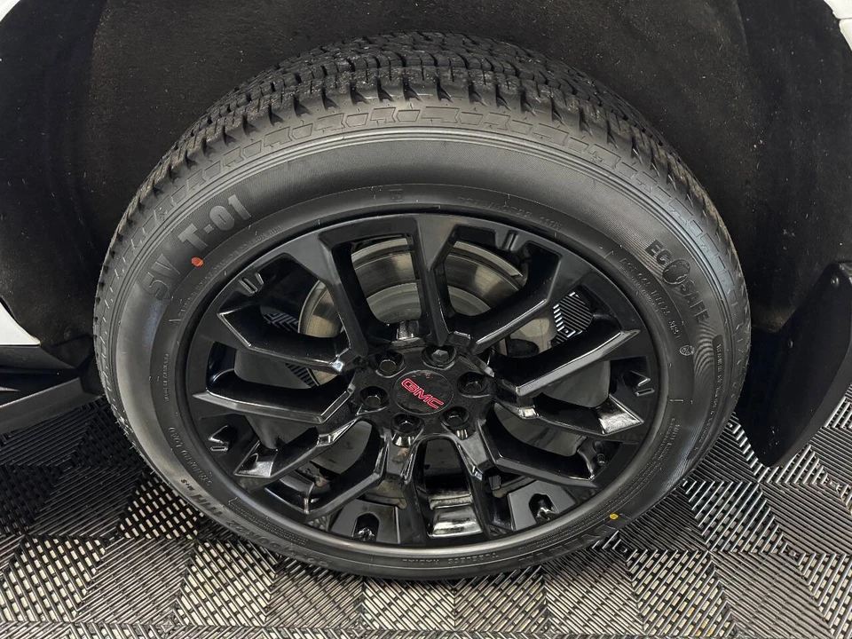 2023 GMC Yukon 5th Gen - Image 18 of 21